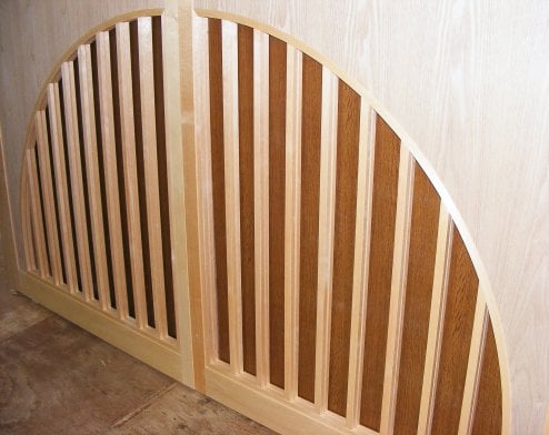 アール窓付両面格子戸