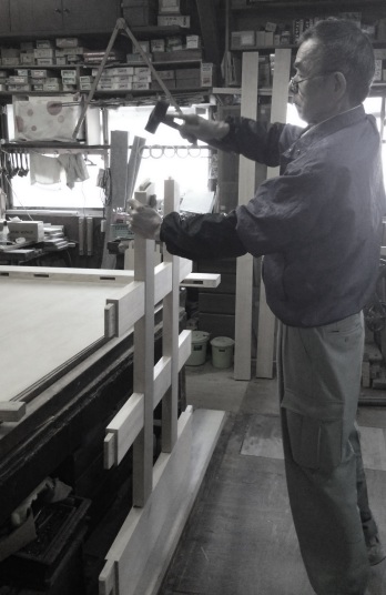 アールの門扉製作風景