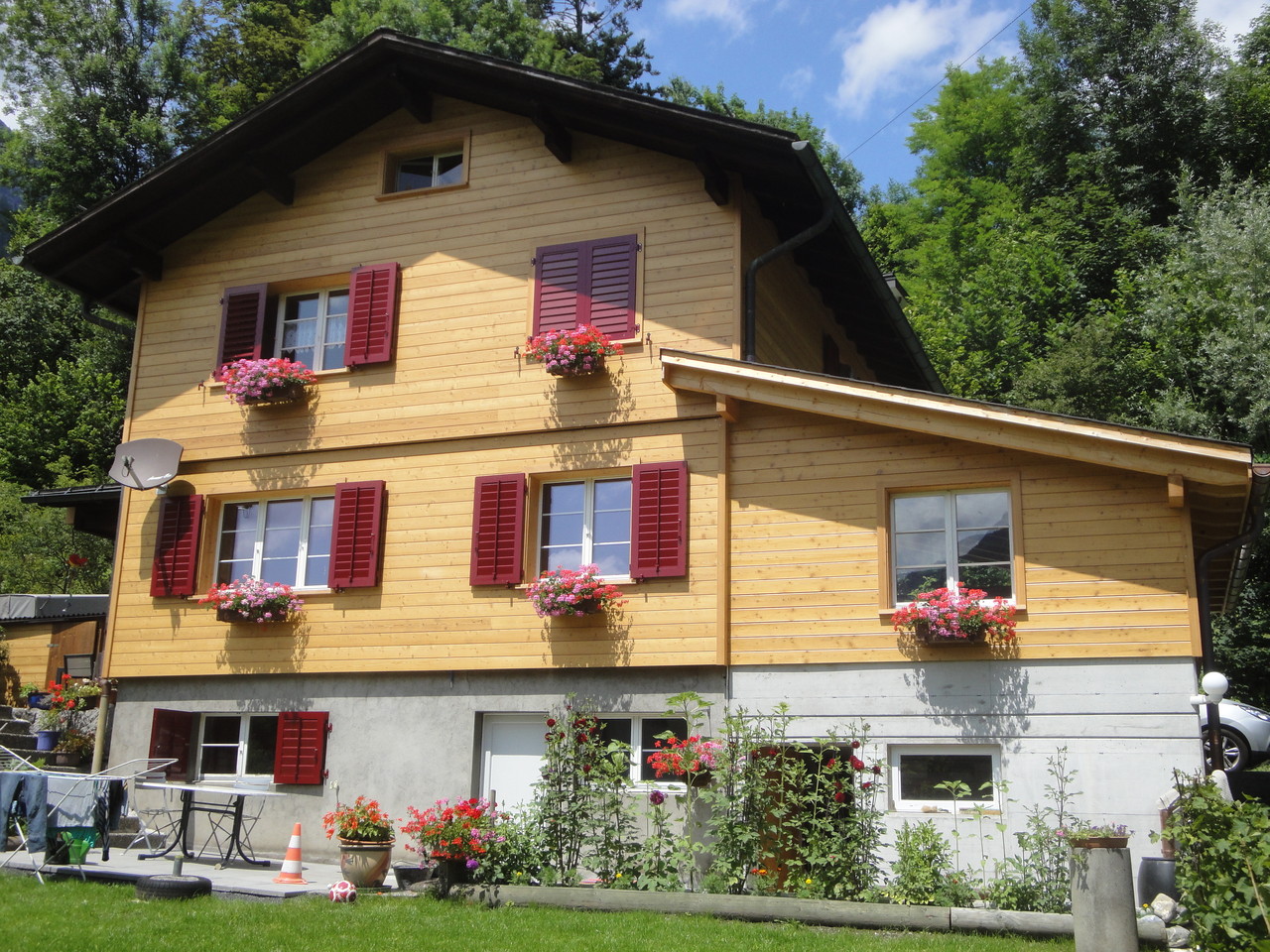 Fassade Einfamilienhaus neu, Schwanden