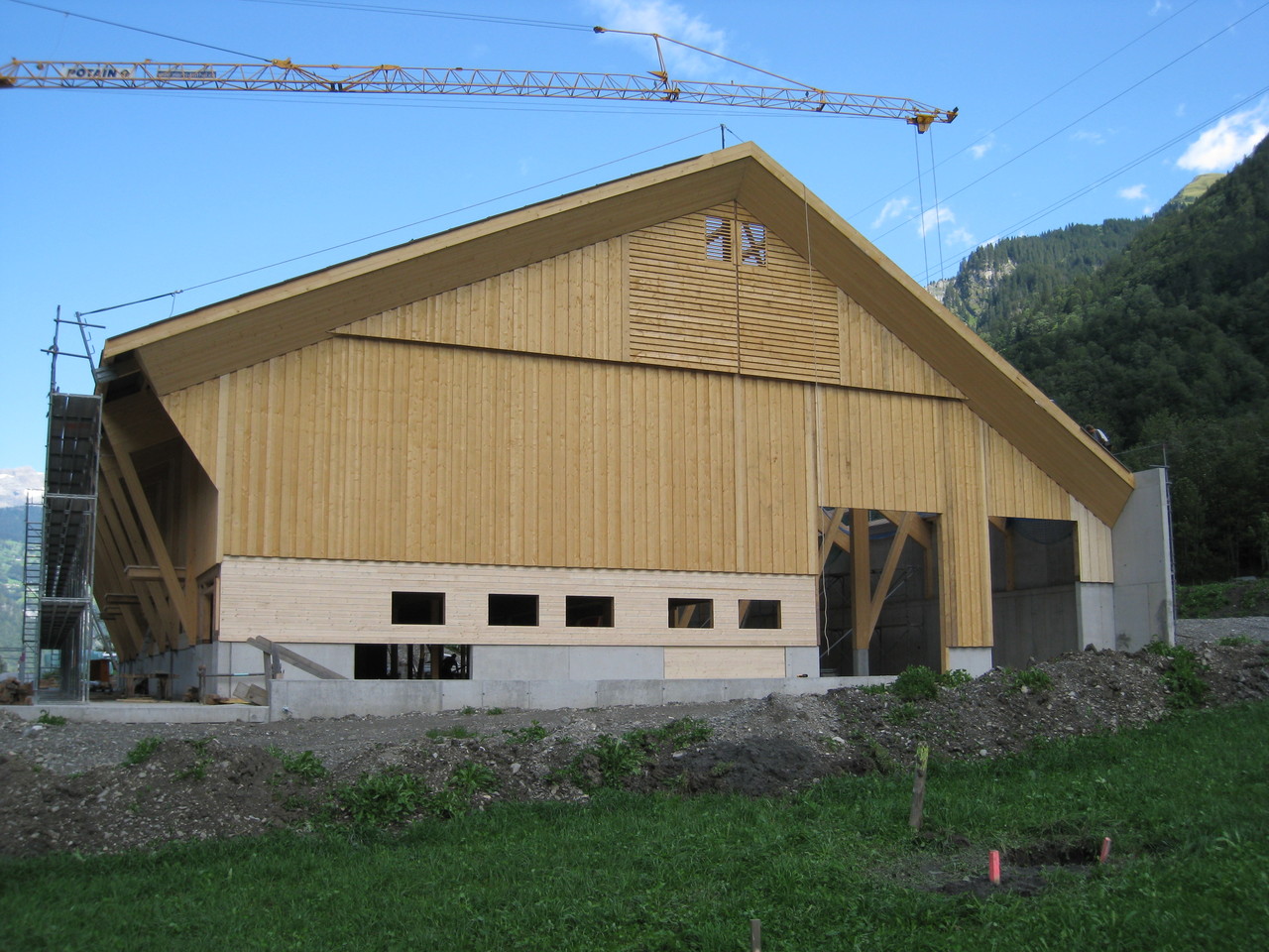 Stallneubau Linthal 2014