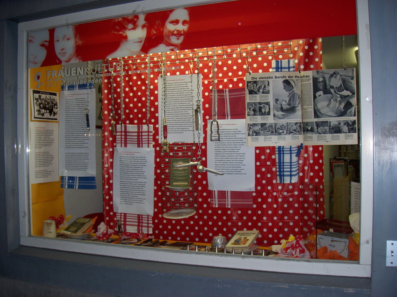 Nr. 5: "HEIMATESSEN". Drei historische Kochbücher für die Schweizer Hausfrau sind Kulturgüter helvetischer Gaumen und Heimatgefühle.