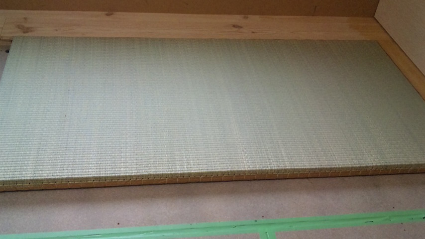 大分、国東の青木商店さんの七島藺の施工です。