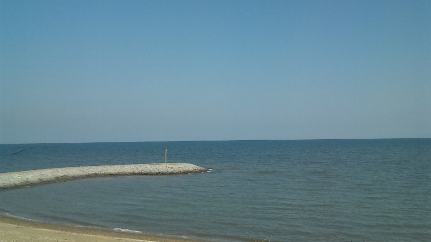 周防灘の水平線、天気良いのできれいです。