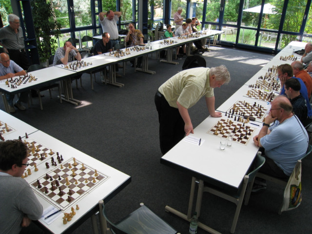 GM Artur Jussupow, Simultanturnier des SKN 1911 e.V., 4.6.2011