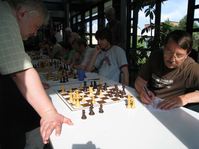 GM Artur Jussupow, Simultanturnier des SKN 1911 e.V., 4.6.2011