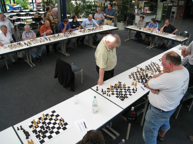 GM Artur Jussupow, Simultanturnier des SKN 1911 e.V., 4.6.2011