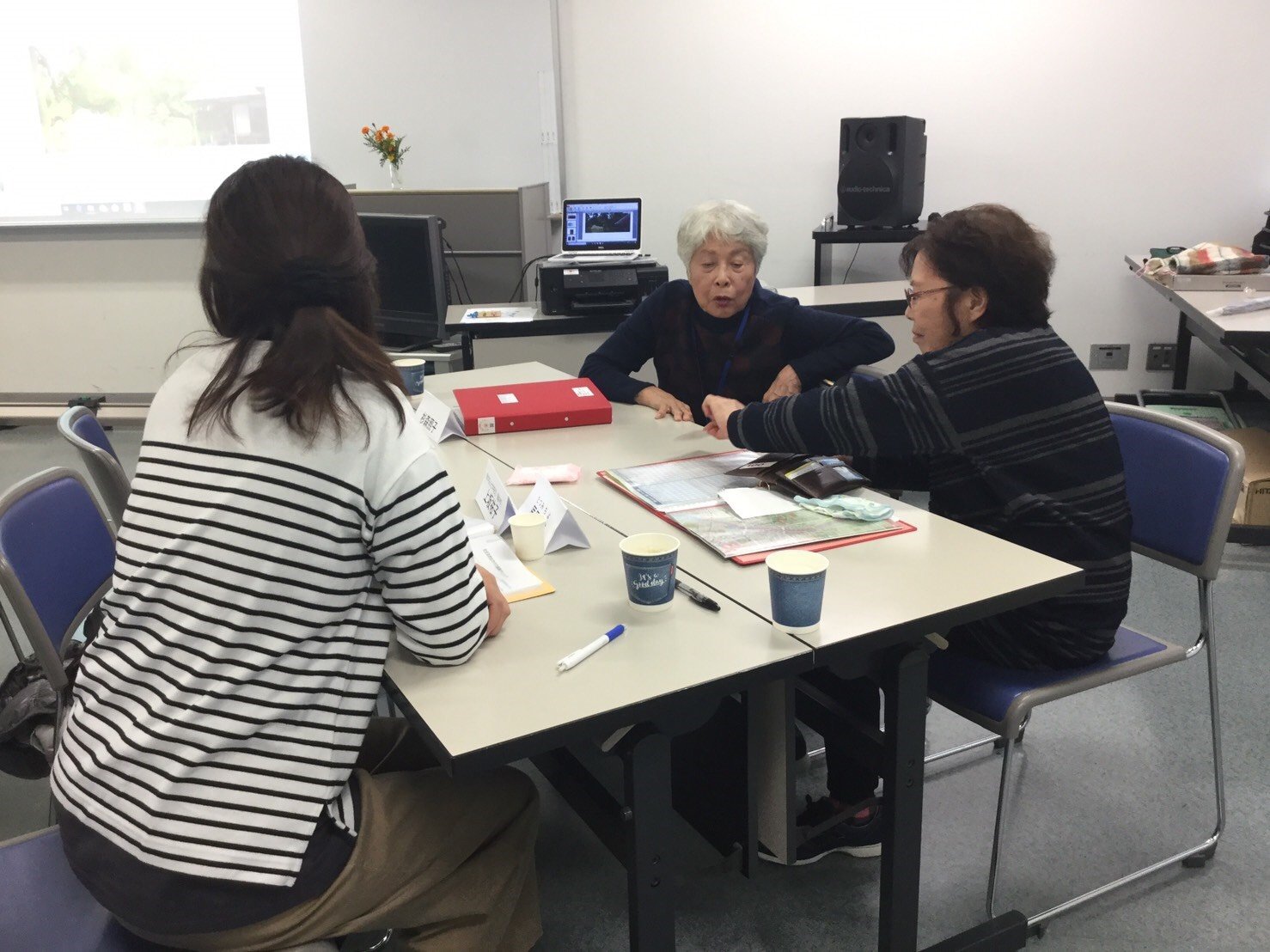 バスに乗って、どこに行きますか？