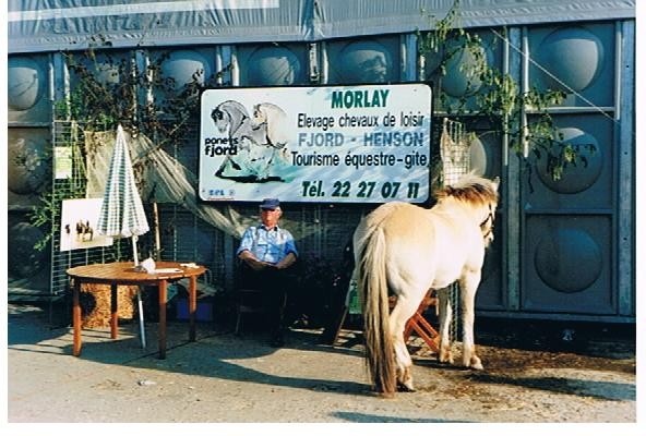 Bernard BIZET sur un stand