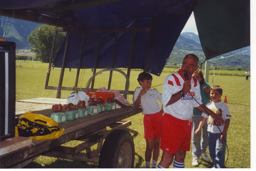 La remise des genouilles d'honneur
