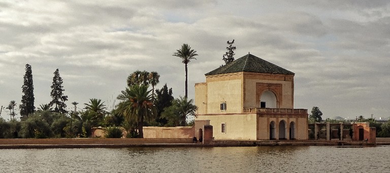 Wasserschloss des Königs im Olivenhain