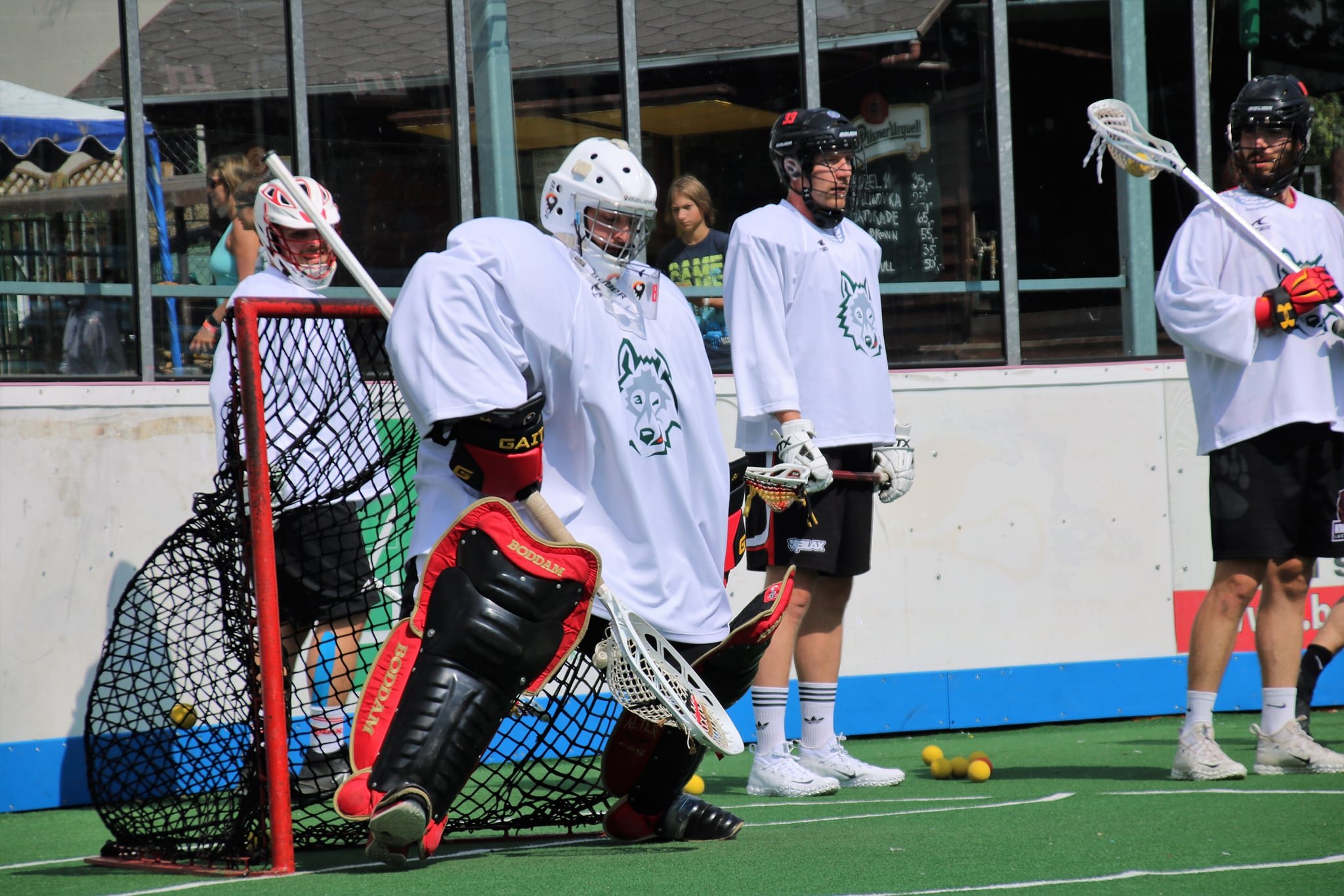 Goalie Jonathan Sievers bei der Spielvorbereitung (Credit: shutterlax.com)