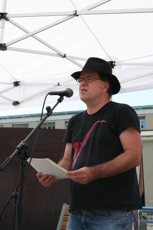 Andrew Shields präsentierte englischsprachige Lyrik.