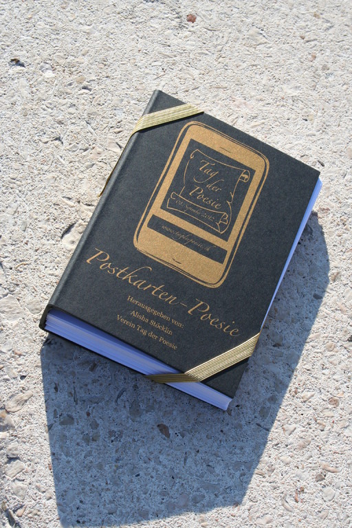 Die zum Tag der Poesie im Verlag Nachtmaschine erschienene 'Postkarten-Poesien'