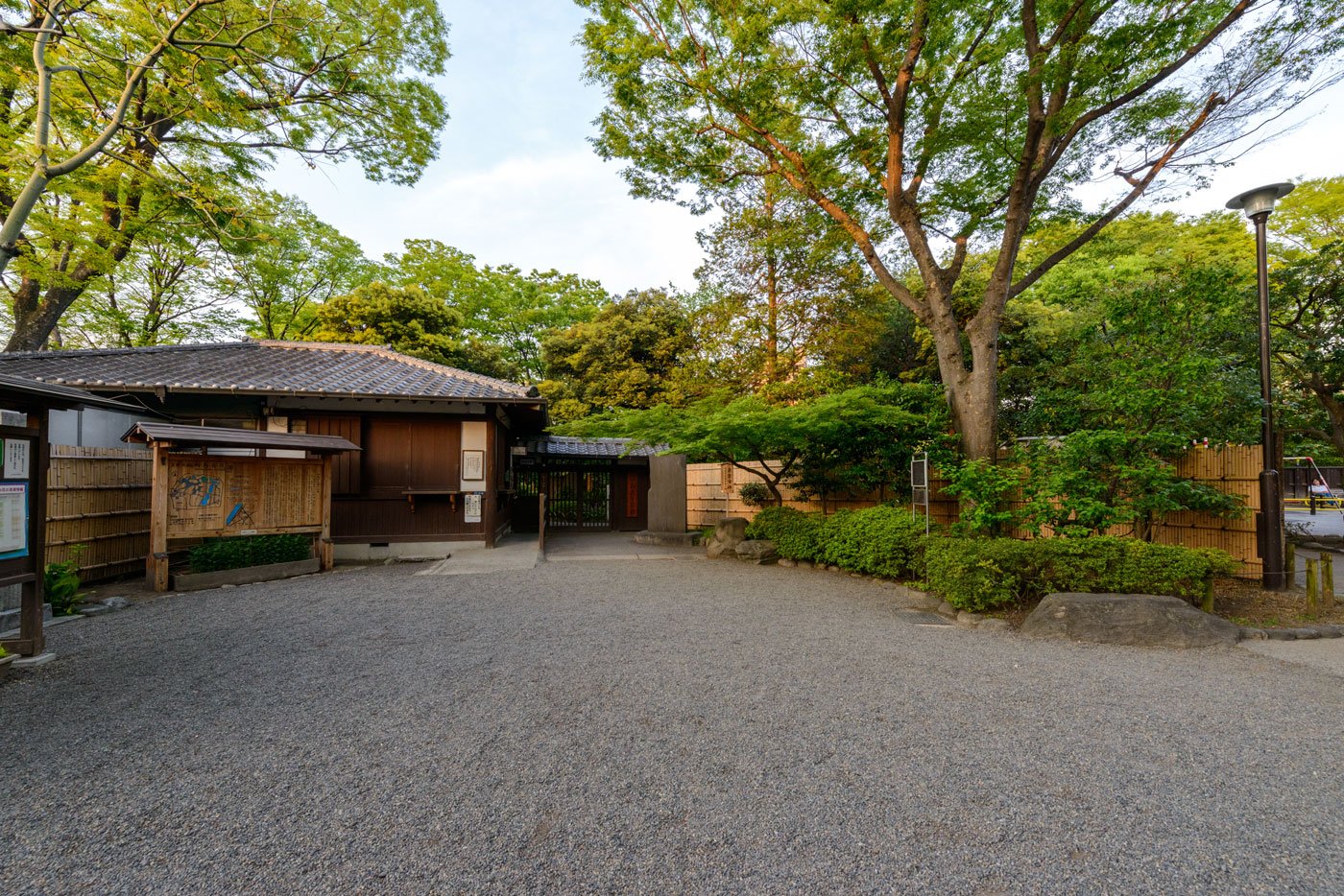 「東向島」駅周辺１（緑が豊かになった向島百花園）