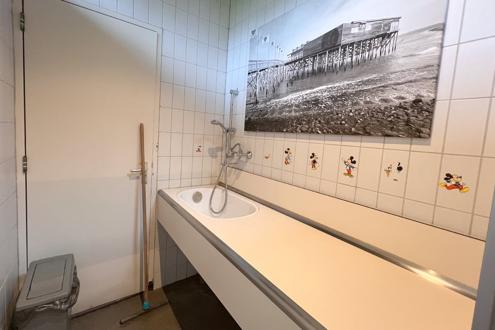 Waschsalon mit Babybad