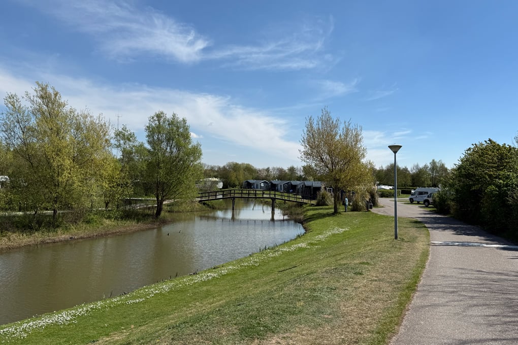 Weg zu den Stellplätzen