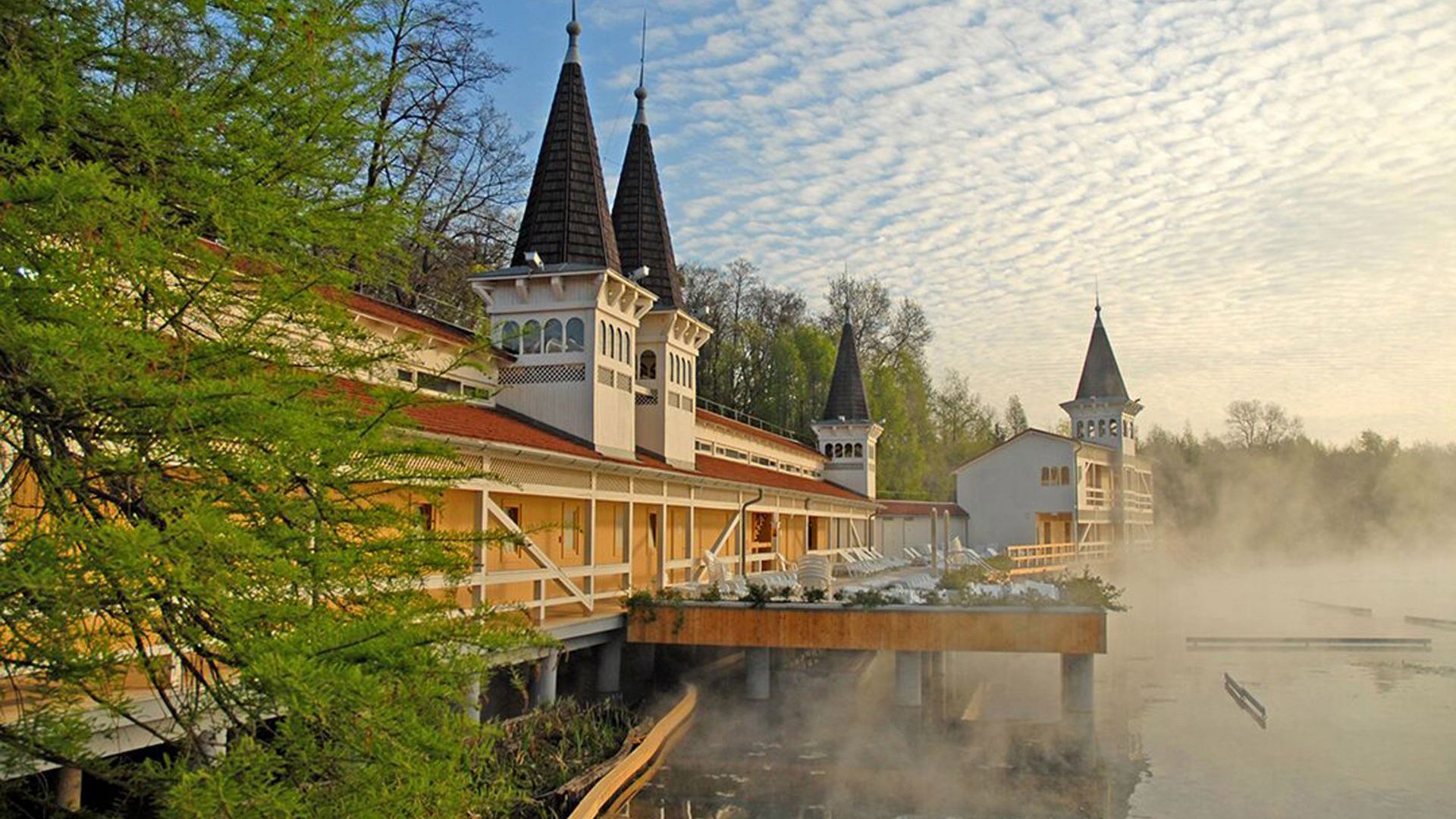 ... und traditionelle Architektur am Balaton