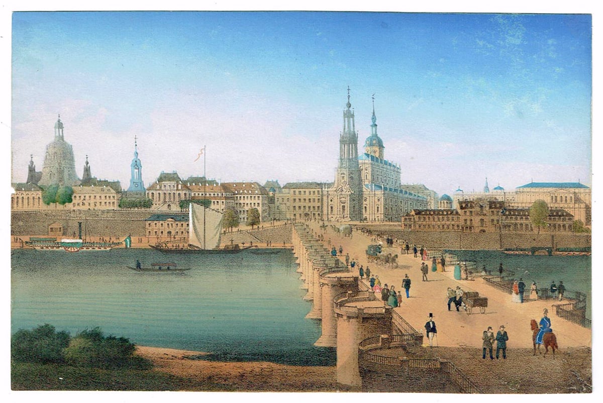 Die Augustusbrücke mit der Altstadt in Dresden