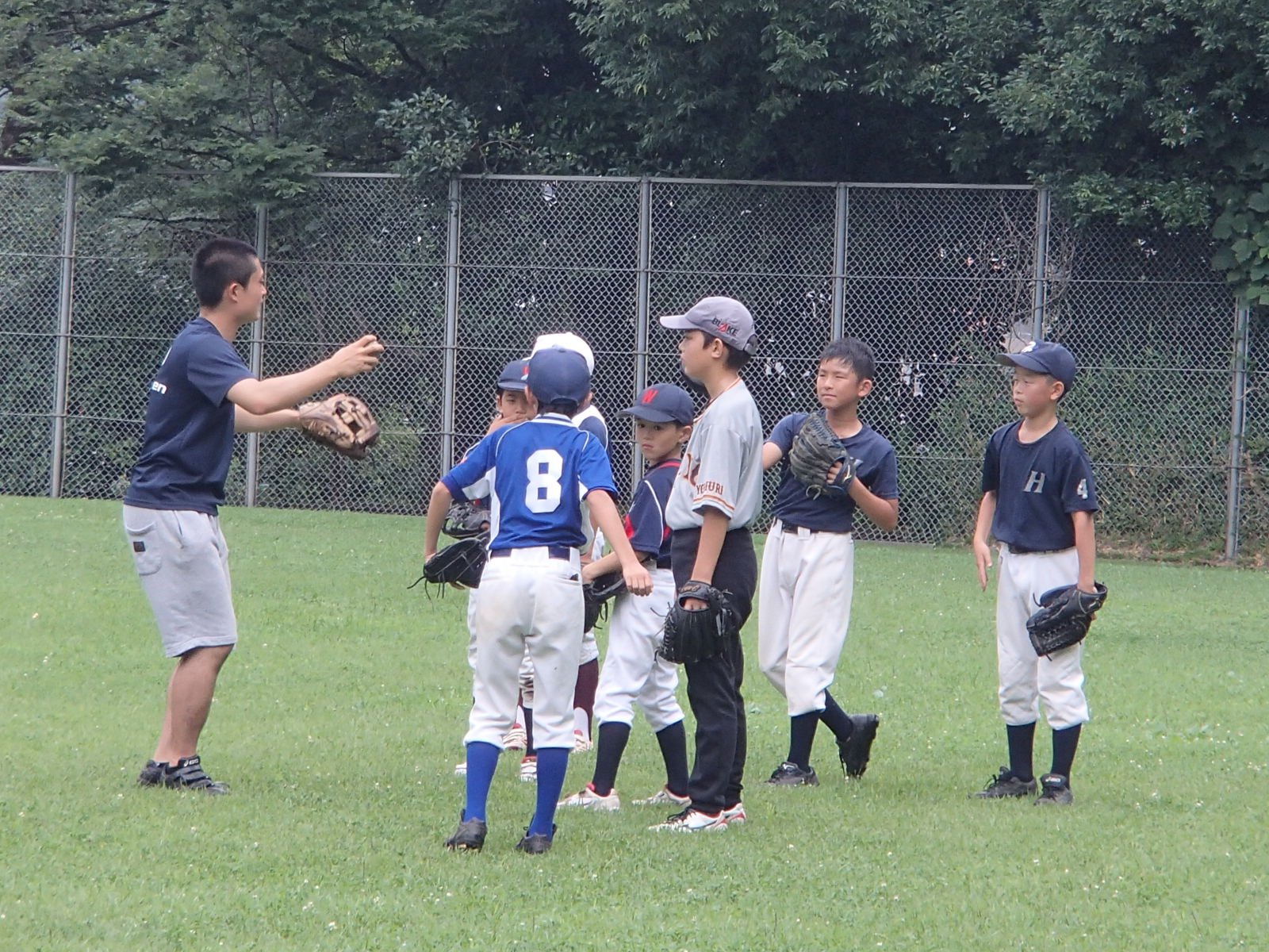 現役高校野球部の生徒さんも、お手伝いに来てくれました!