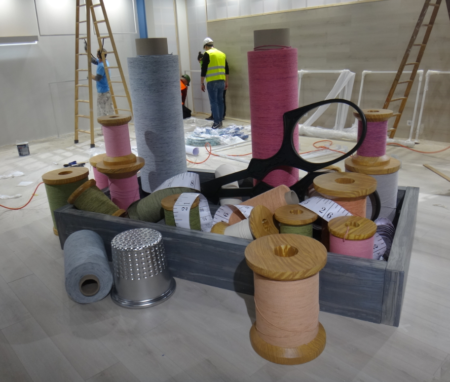 Elementos de Costura, gigantes