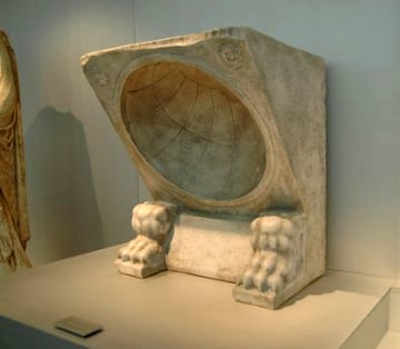 Réplica de Reloj de Sol Museo Romano de Baelo Claudia (original en el Museo Arqueologico Nacianal)