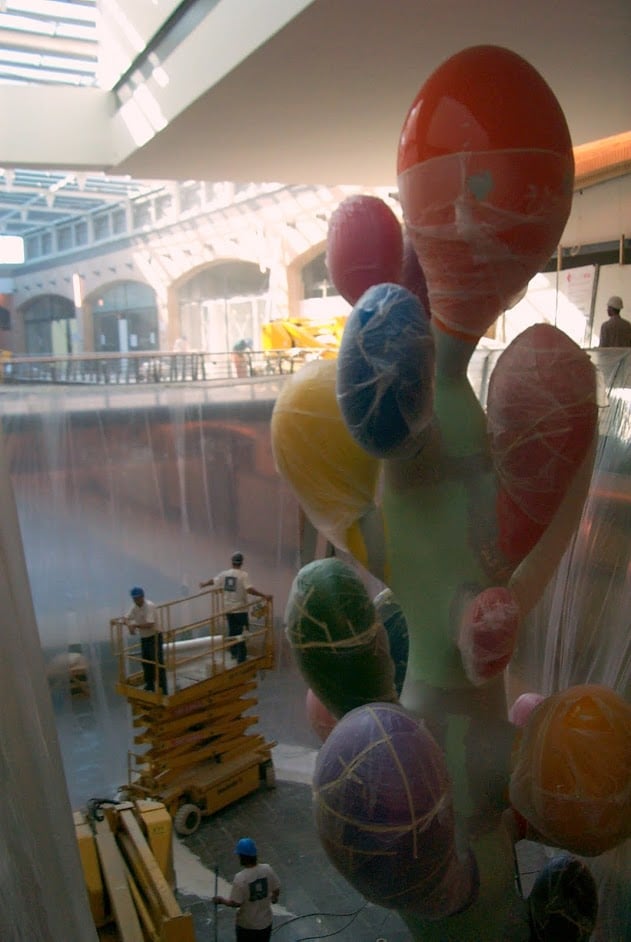 Una escultura monumental en resina parte también de un modelo en poliespan. Para escultura más pequeña o detalles delicados de una grande, podemos utilizar espumas, placas o plasticos