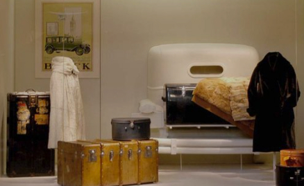 Cuarto Trasero de un Rolls Royce Silver Phantom, para una vitrina en el Museo del Traje
