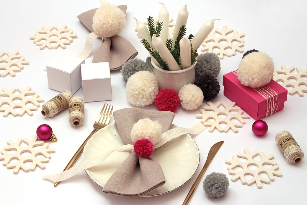 Fridolina hygge geschenkeverpacken gift box gift wrapping xmas x-mas weihnachten fridolina.si pompon pompons buntbox grey white christmas