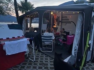 5 Menschen und 3 Hunde wohnen für 10 wunderbare Tage hier