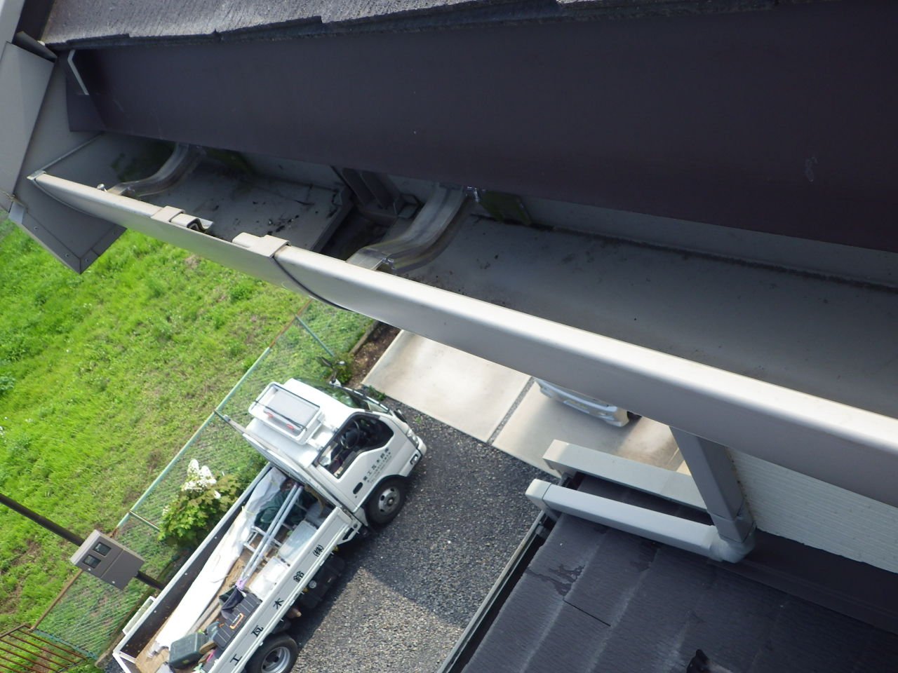 高根沢町で雨樋の清掃を行いました
