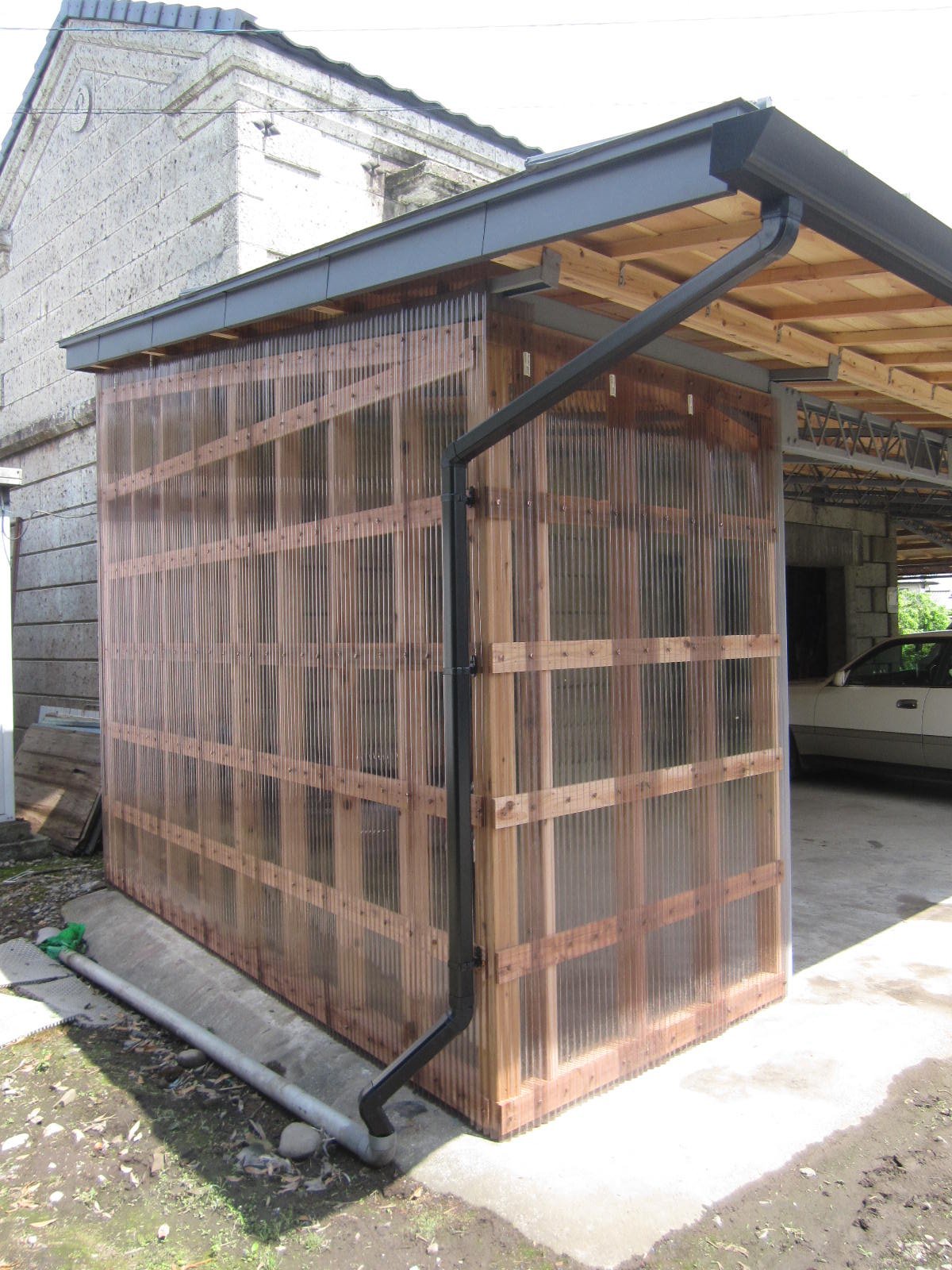 波板ポリカ壁と樋の改修工事　in宇都宮市