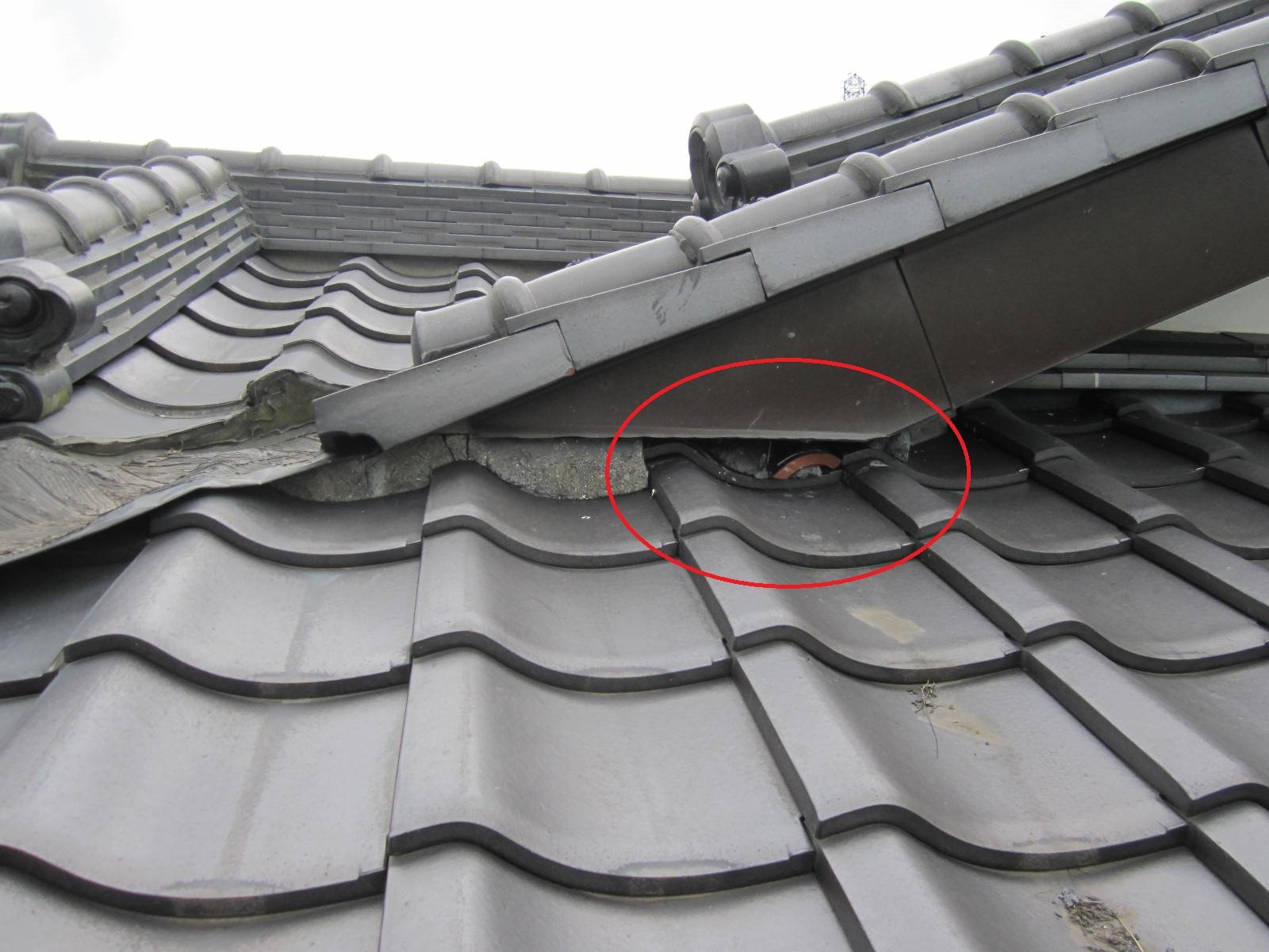 さくら市で雨返し漆喰の補修工事を行いました。