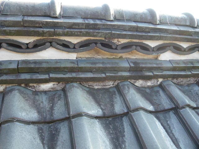 和瓦屋根の「棟漆喰」を部分修理！ in那須塩原市