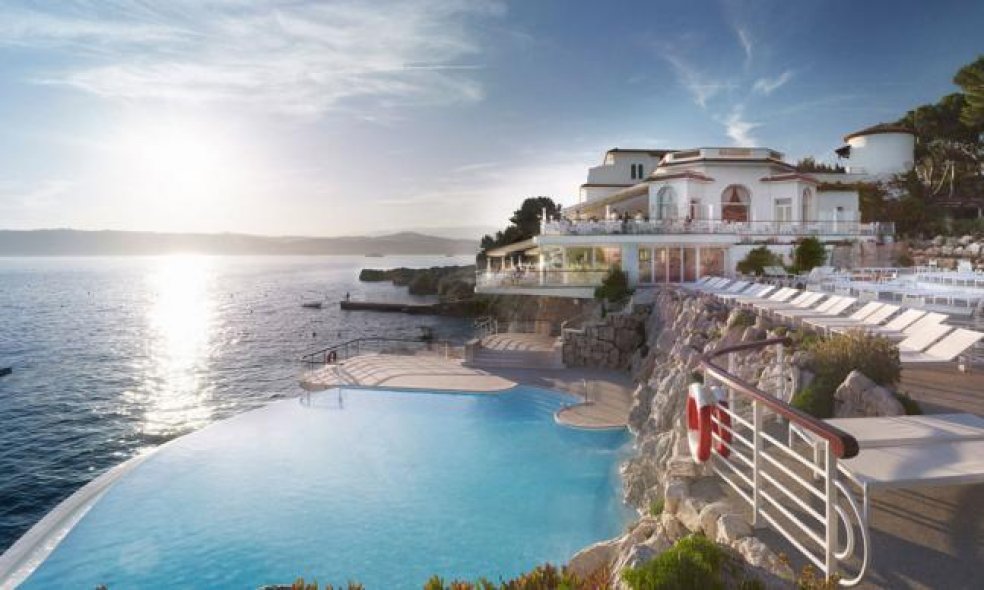 Platz 2 (Vorjahr: 5): Hôtel du Cap-Eden-Roc, Côte d’Azur Mit den kontinuierlichen Verbesserungen in Infrastruktur und Service tastete sich die Hotel-Ikone an der französischen Riviera in den letzten Jahren stetig weiter voran.