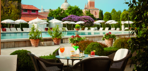 Wer bereit ist, sogar noch mehr Geld in die Hand zu nehmen, für den haben die Leser von «Condé Nast Traveller» ihre Lieblingshotels aufgelistet. Platz zehn: Belmond Hotel Cipriani, Venedig. Preis: ab 1000 Franken die Nacht.