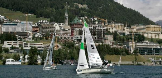 17 Prozent investieren sogar mehr als 5400 Franken für die perfekten Ferien. Im Bild: Eine Segelregatta in St. Moritz.