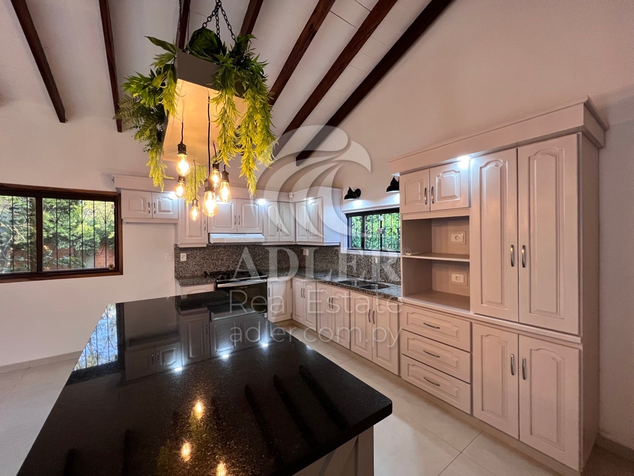 Verkauft! Modernes Stadthaus (1.800m2) in Caacupé Paraguay #adler316