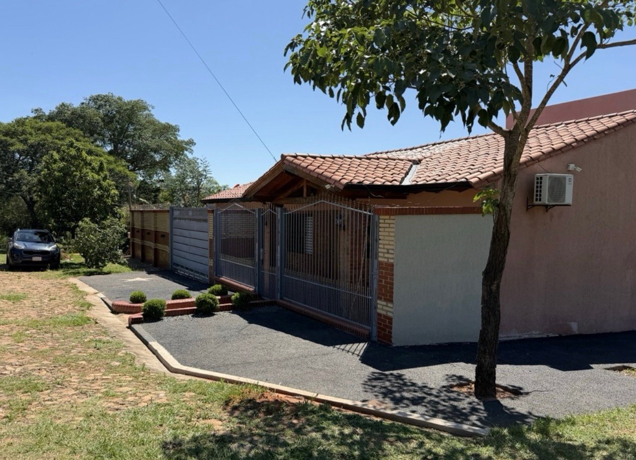 Mietshaus mit Pool und Quincho in ruhiger Lage von Caacupé #adler441