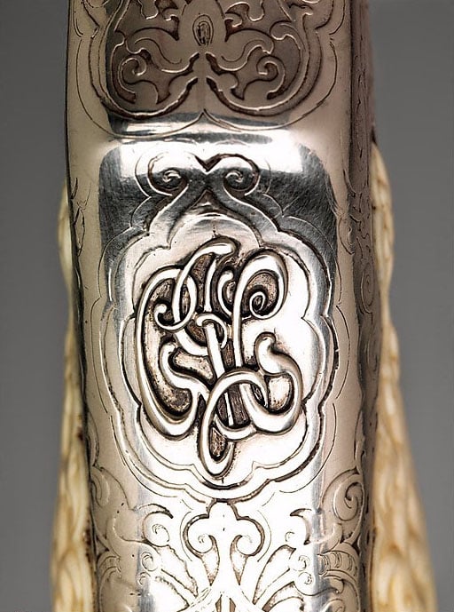 Револьвери з ювелірним тюнінгов від Тіффані. Стартап ньюс | Startap News