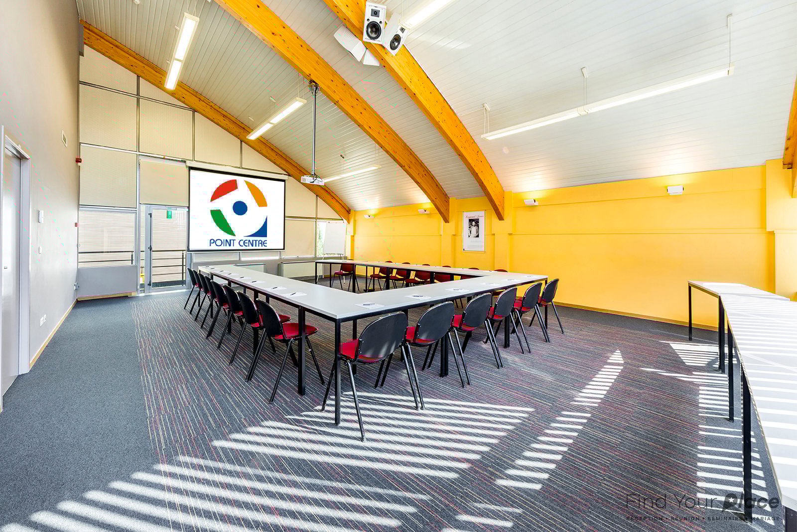 Salle Raymond Jeener 30 personnes en U