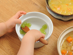 『こぼしにくい器』使用写真