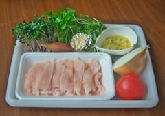 薄切り鶏焼きスプラウトサラダ　材料