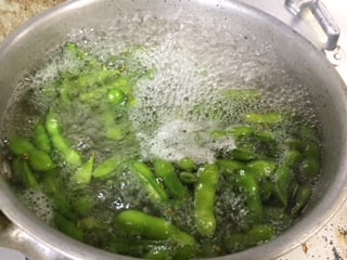 ふつうに枝豆をゆでる