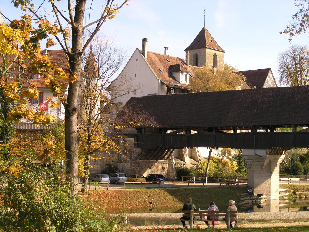 kirche und holzbrücke aarberg