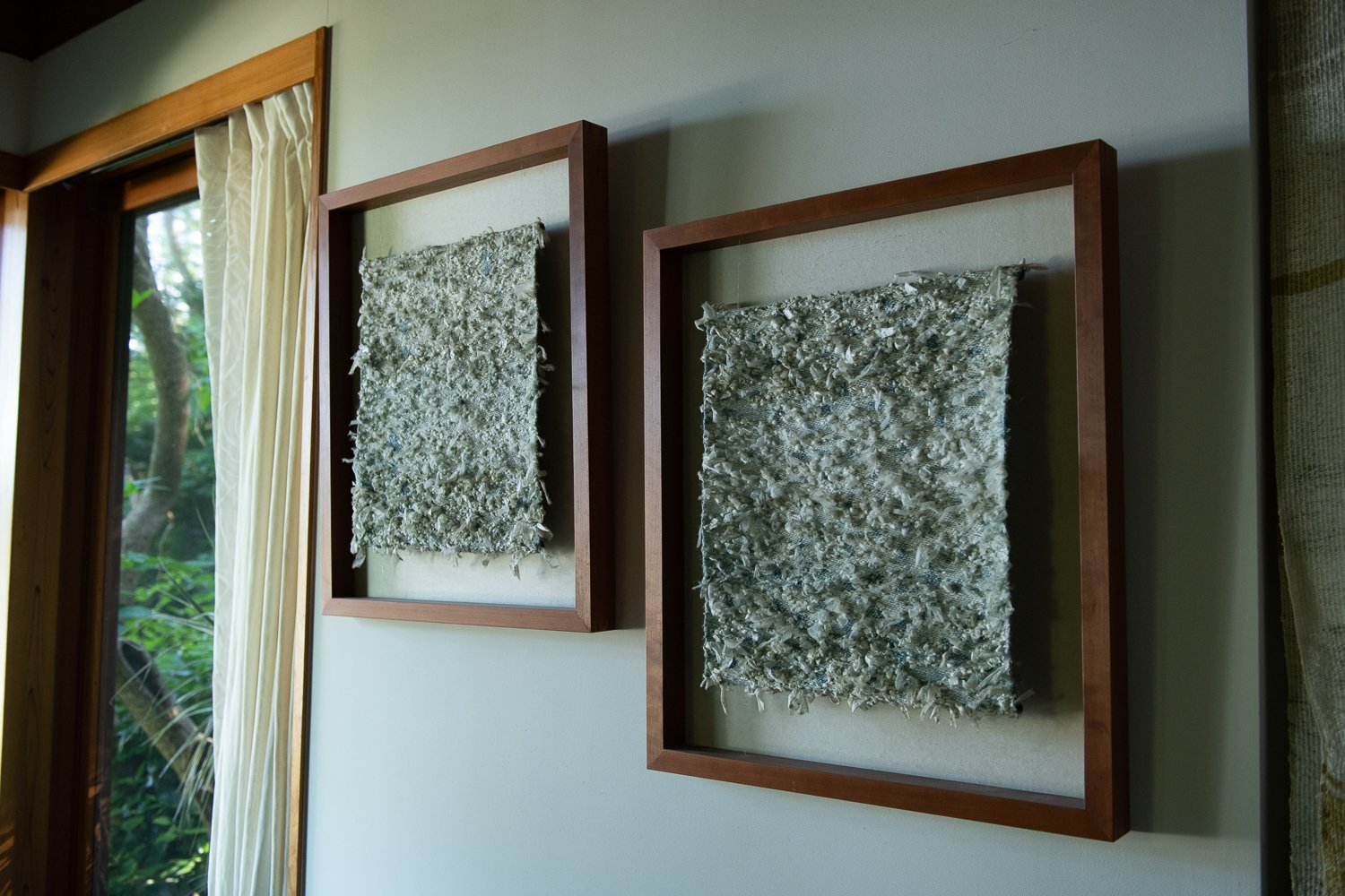 ▲2017年 和紙で糸を作りダマスク織りで制作した作品。 