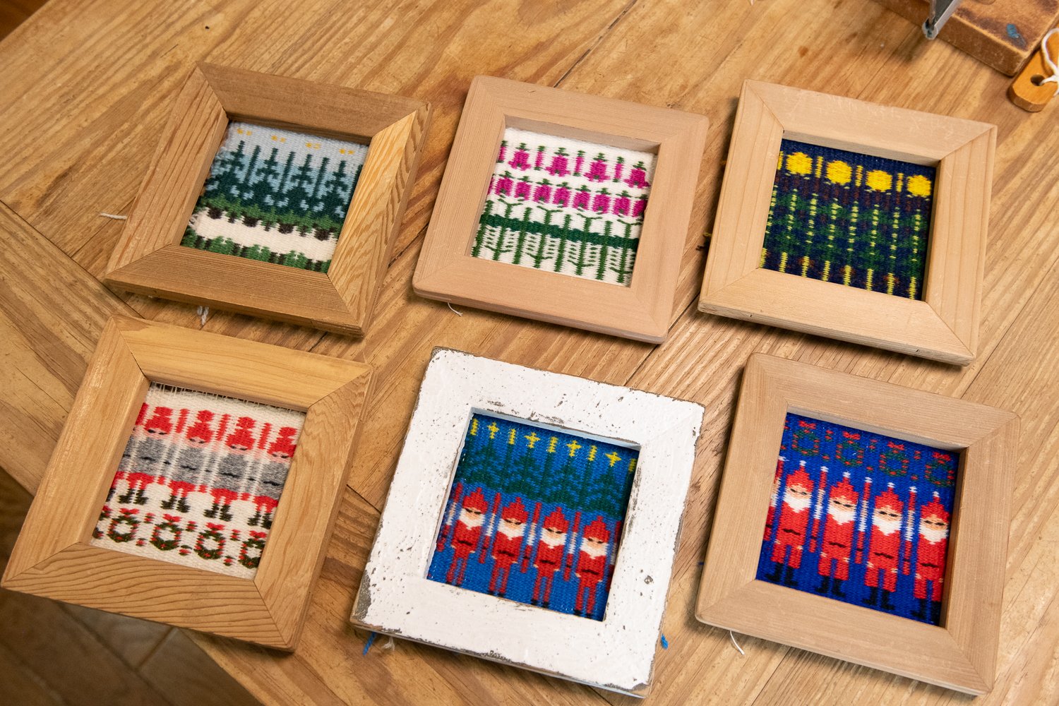 ▲ワークショップ用のブンデンローゼンゴンのミニ額装。