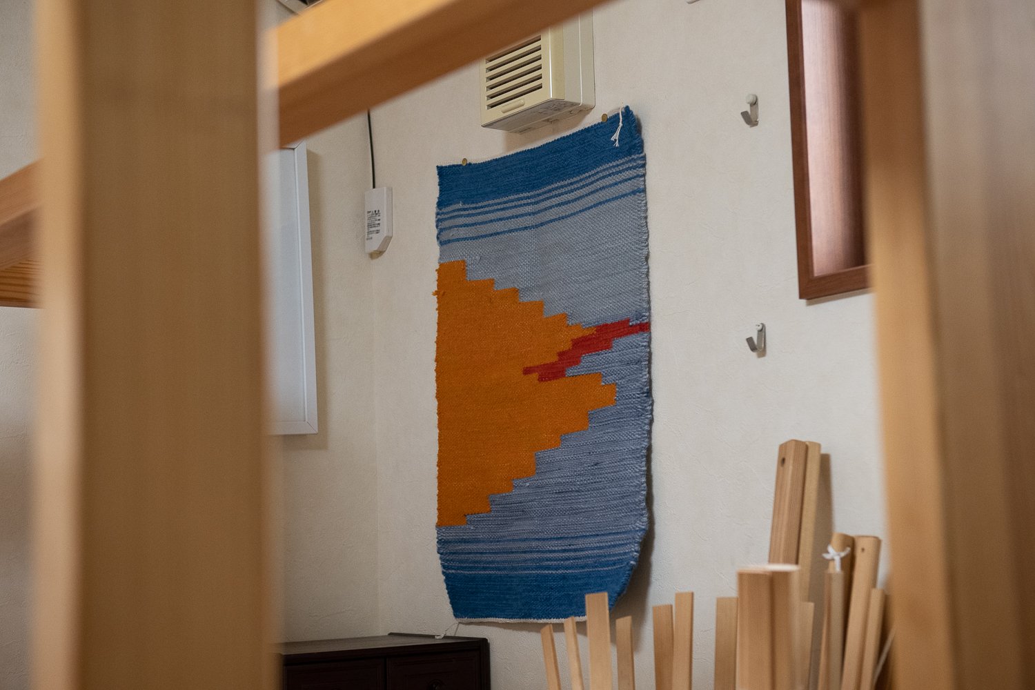 ▲谷内さんの作品ドゥカゴングのタペストリー。