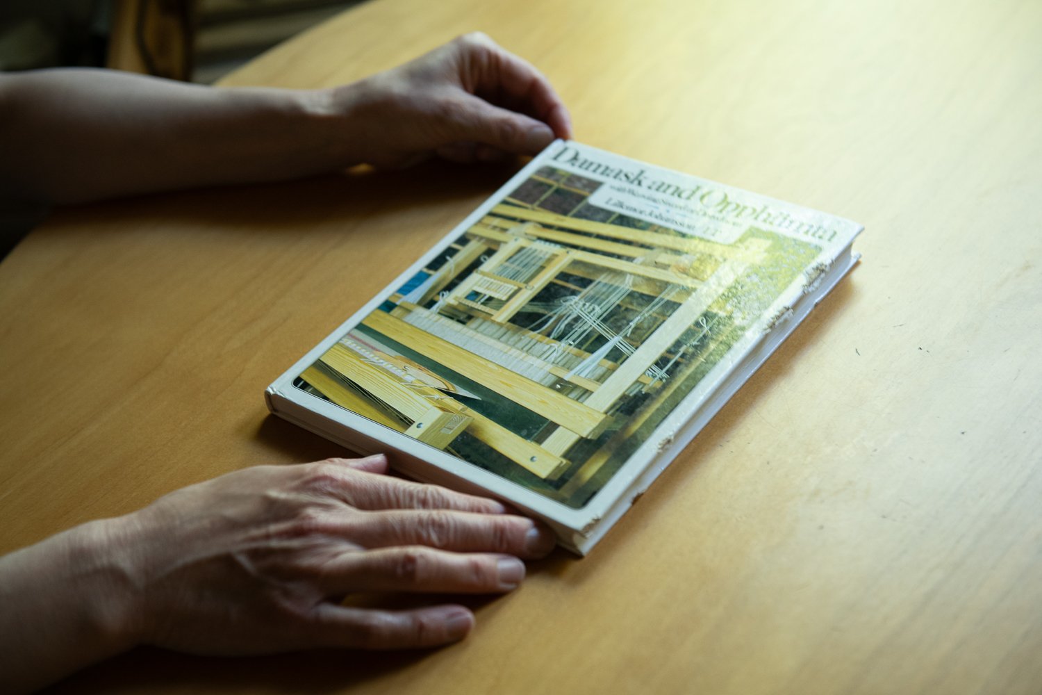 ▲「Damask and Opphamta with WeavingSword or Drawloom」　Lillemor Johansson著