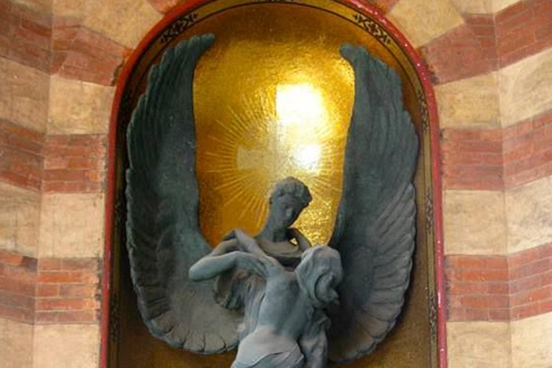 Visita Cimitero Monumentale: Eros et Thanatos