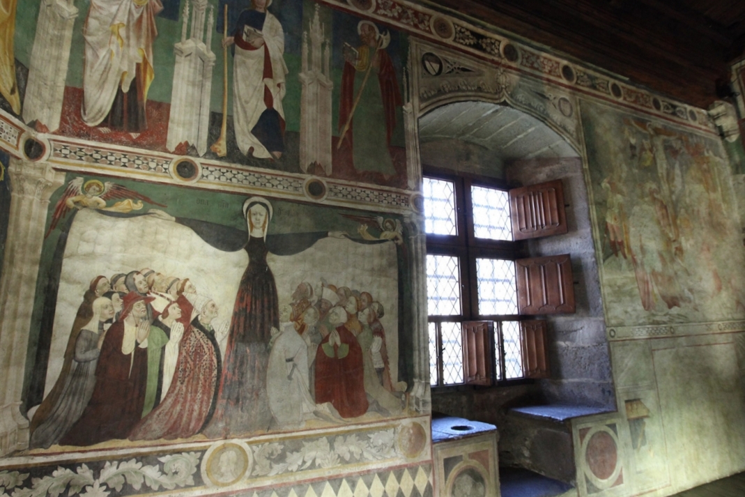 Visita guidata a Aosta, Monte Bianco e Castello di Fenis con partenza da Milano